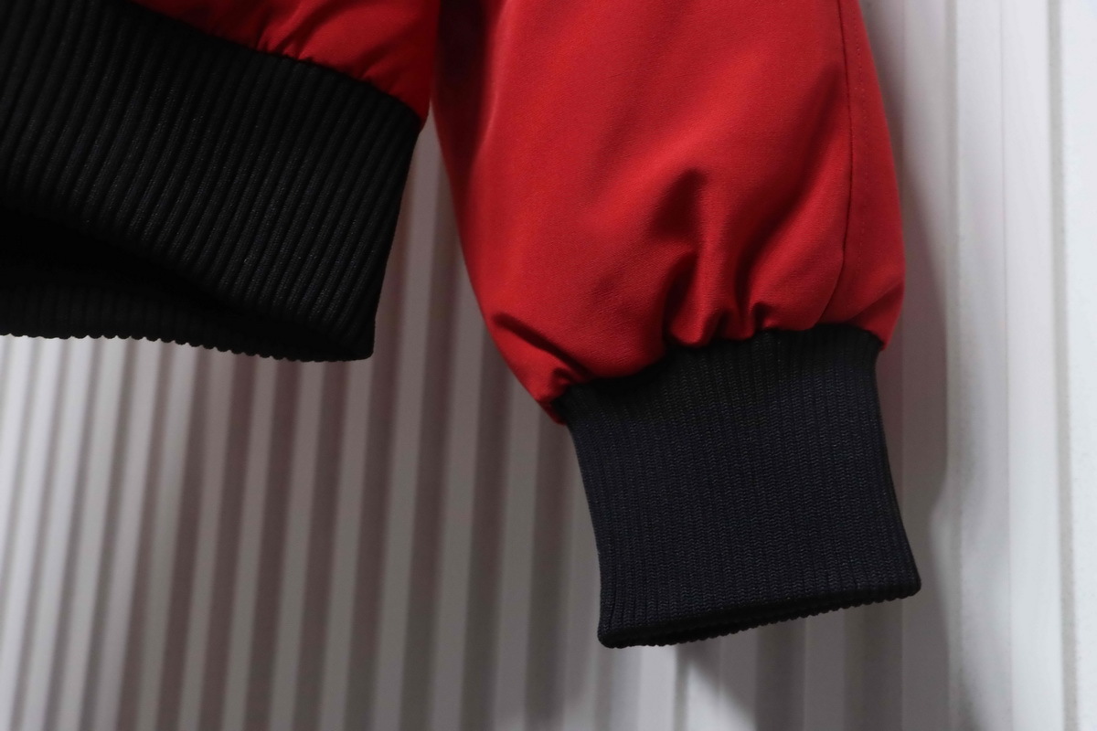 Canada Goose Chilliwack Bomber Jacket Short Down Jacket PBI Red