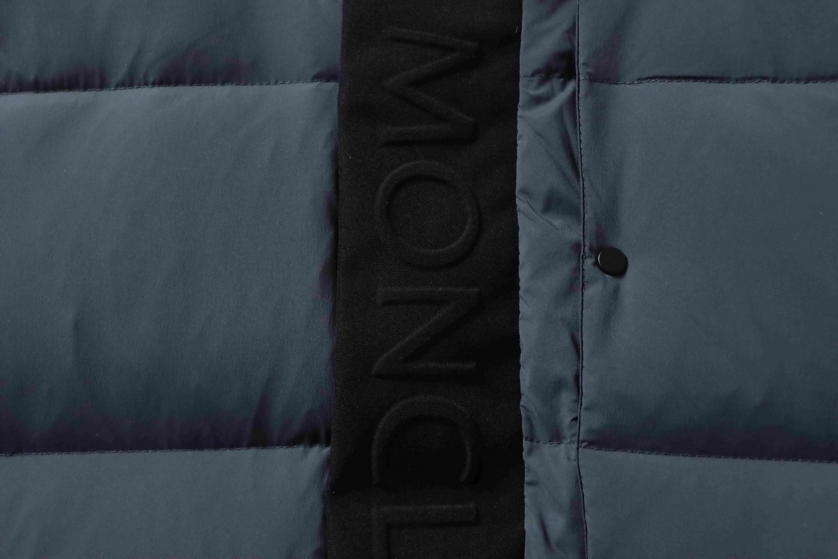 Moncler Black-Gray Madeira Hooded Short Down Jacket