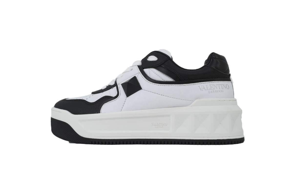 Valentino Garavani Low Top Chunky Sneakers Leather Black White