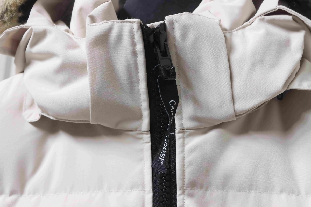 Canada Goose Mystique Parka Classic Long Disc White