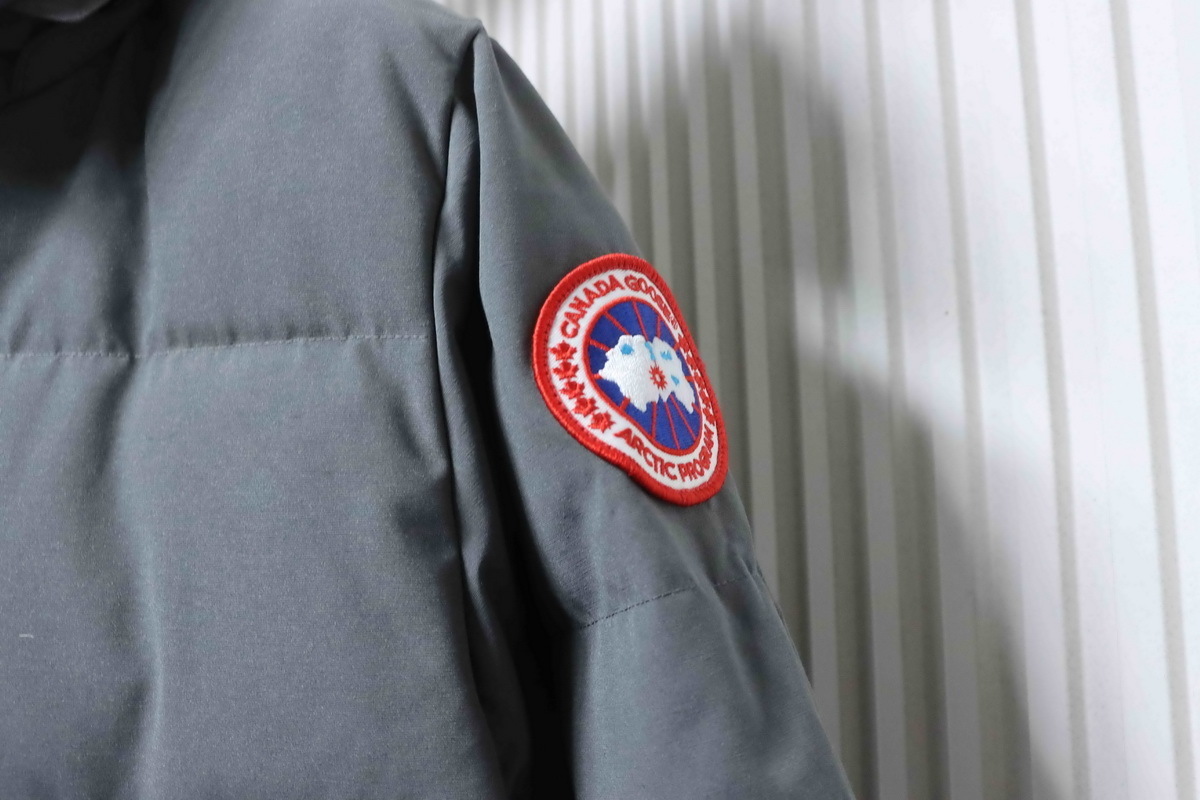 Canada Goose Mystique Parka Classic Long Disc Graphite