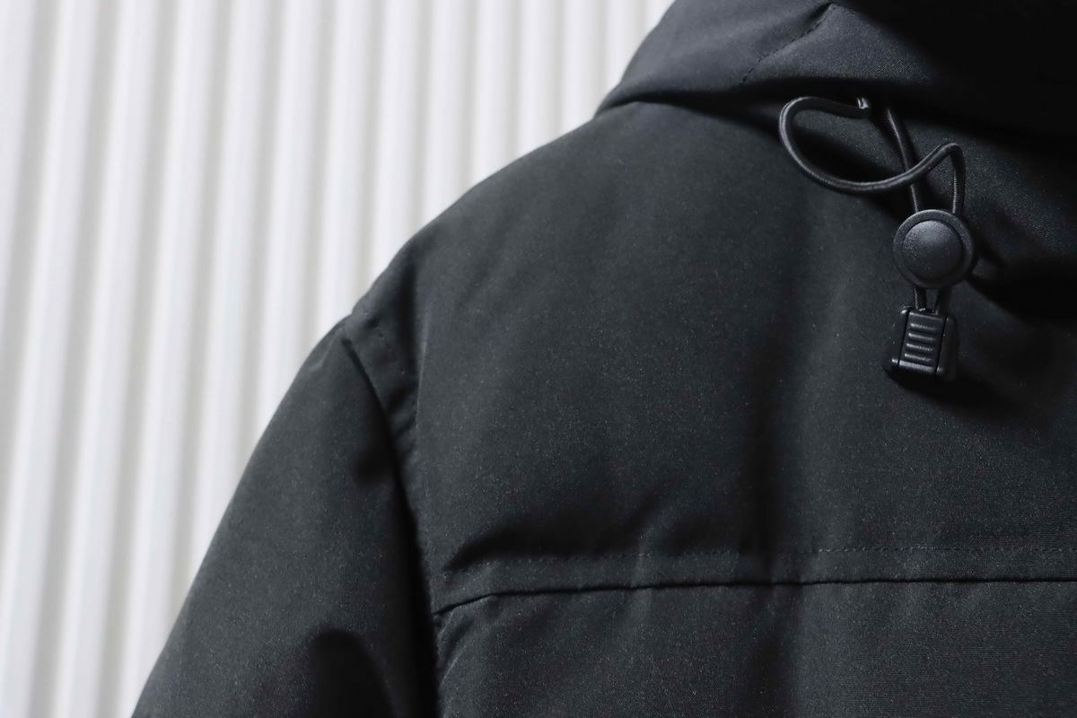 Canada Goose MacMillan Parka Black Down Jacket With Red Label