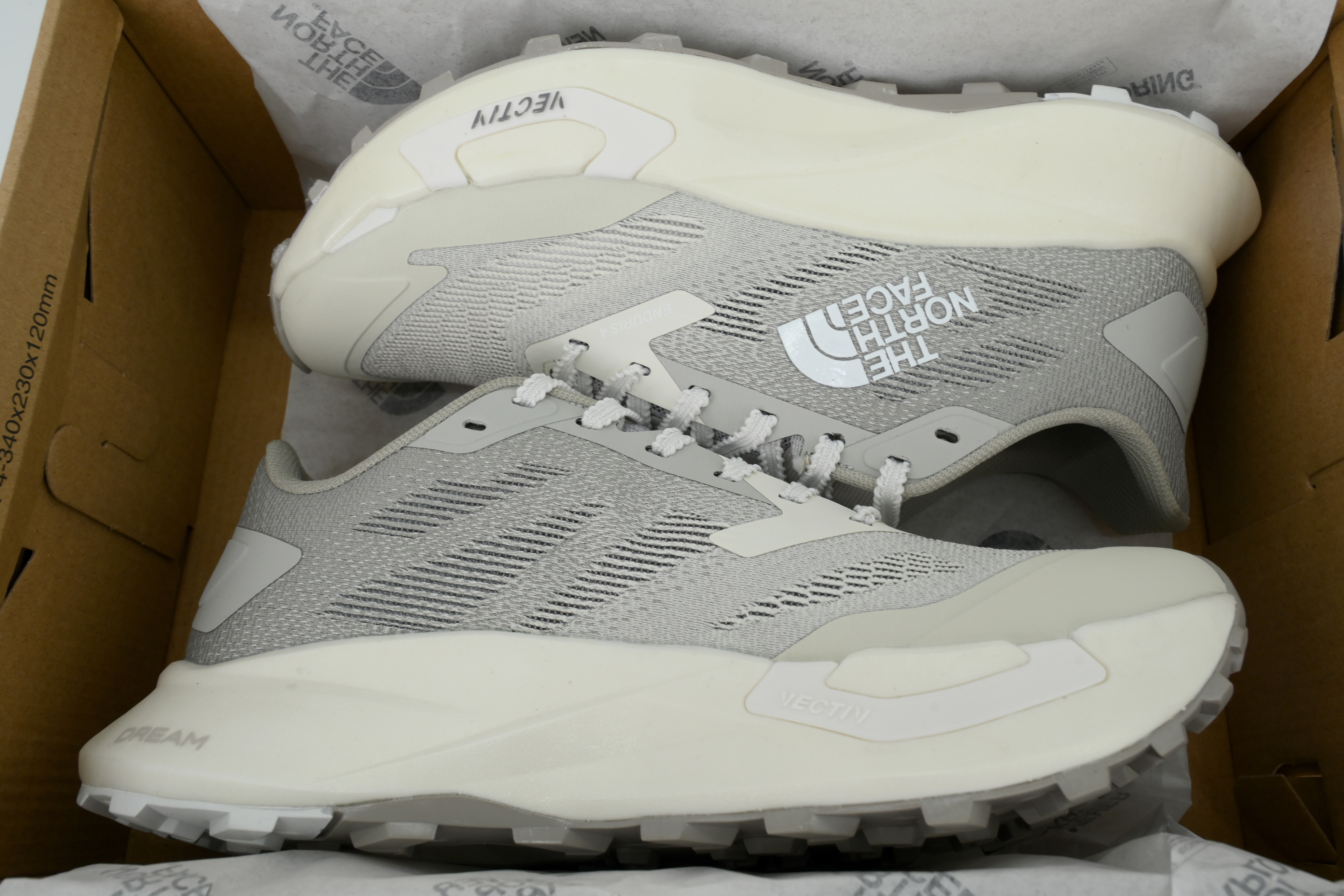 The North Face Vectiv Enduris 4 Grey