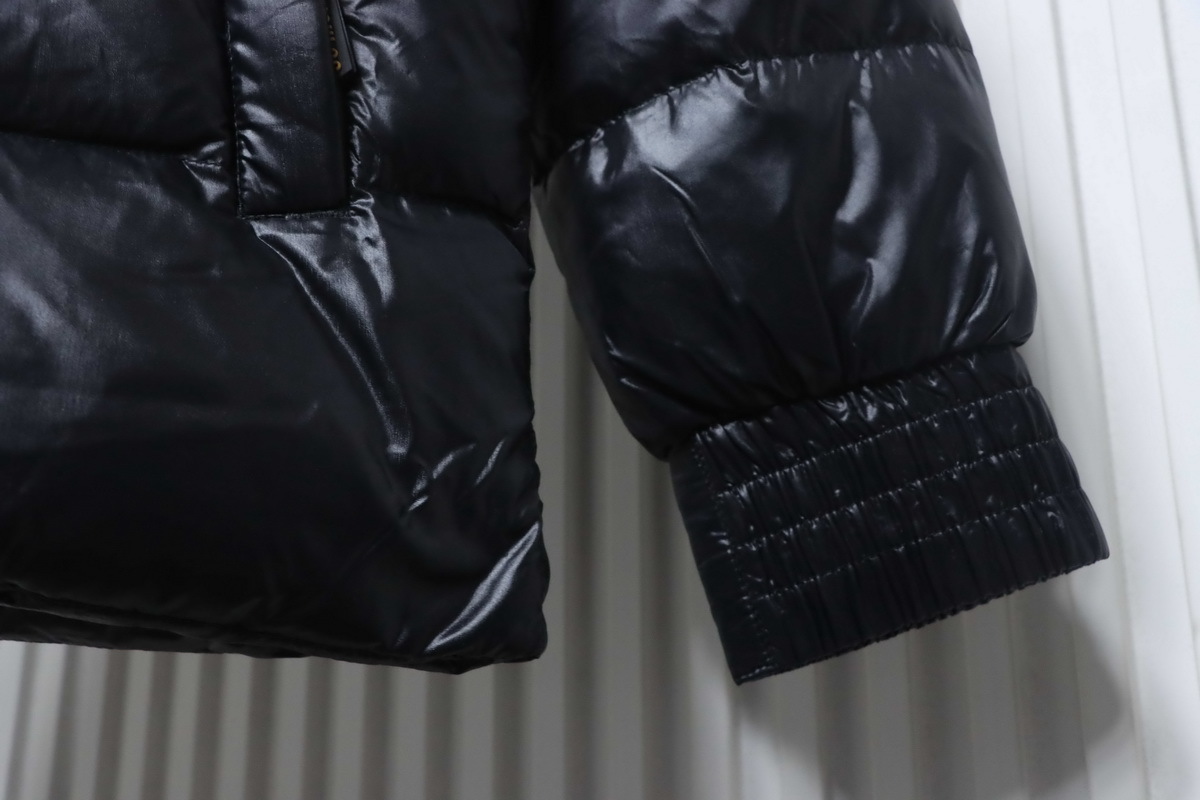 Moose Knuckles Black Stand-up Collar Down Jacket Gold Scissors