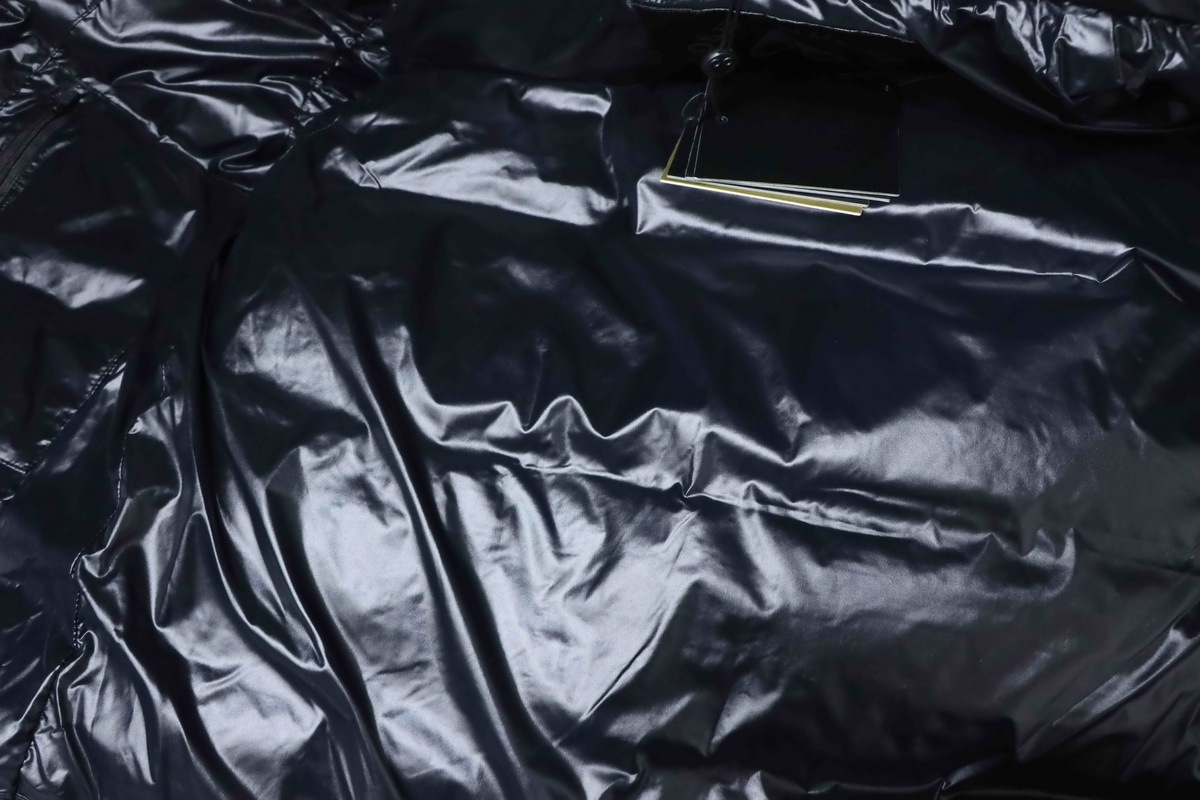 Moose Knuckles Glossy Down Vest Black