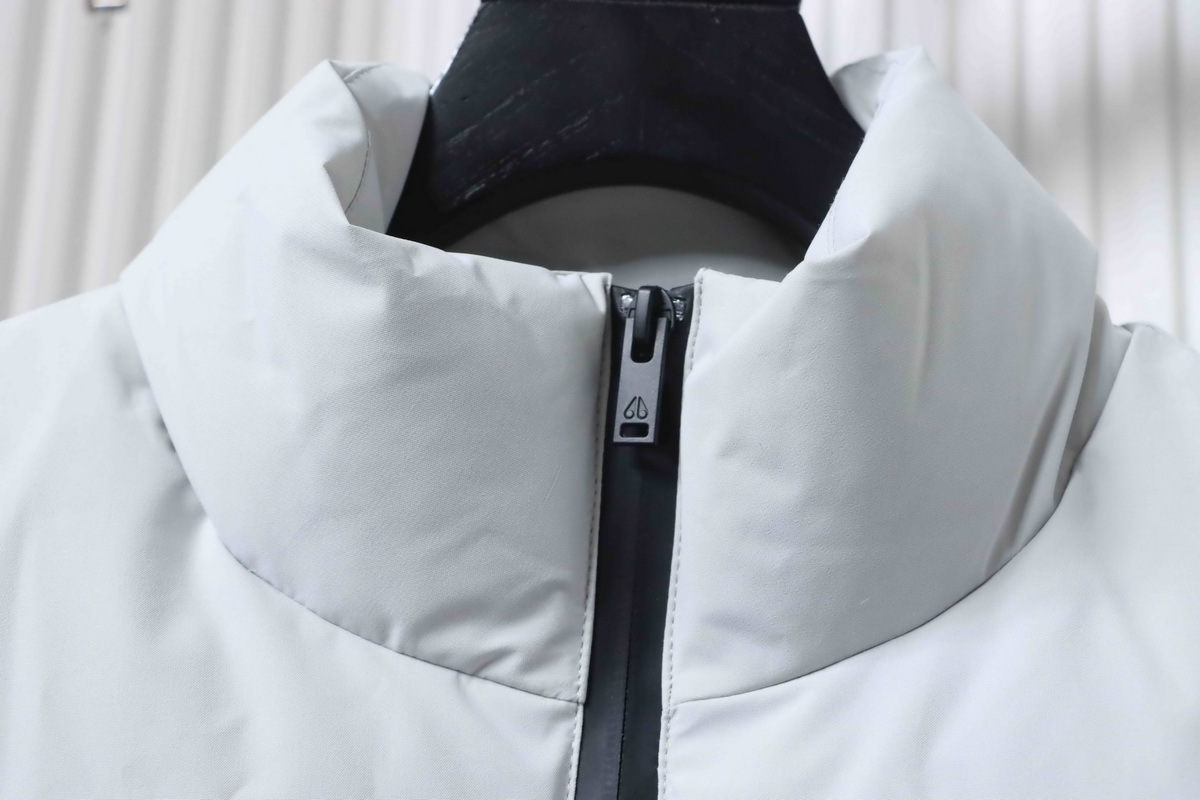 Moose Knuckles Glossy Down Vest White