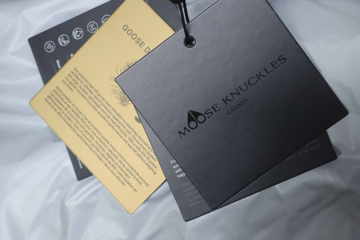 Moose Knuckles Glossy Down Vest White