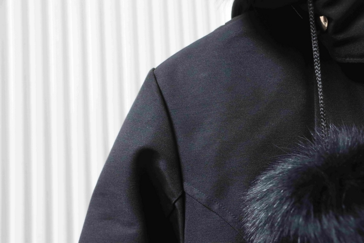 Moose Knuckles Gold Capsule Grand Metis Mid-length Down Parka #01-Black