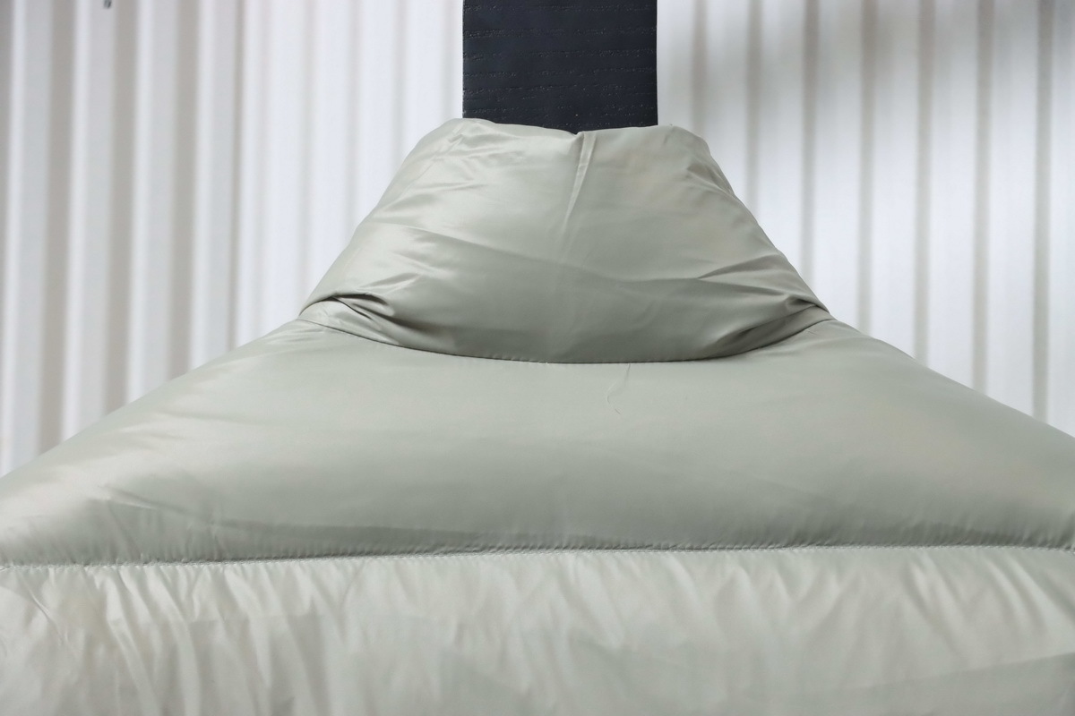 Moose Knuckles Gray Stand-up Collar Down Jacket Gold Scissors