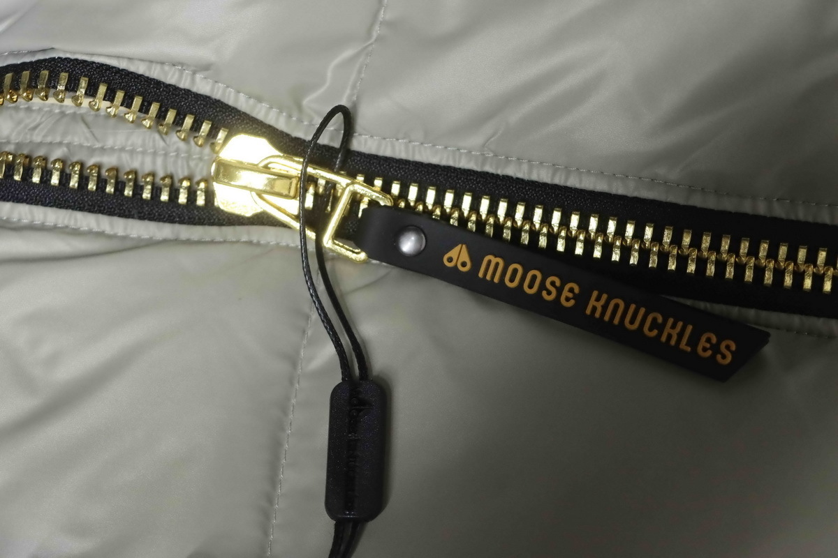 Moose Knuckles Gray Stand-up Collar Down Jacket Gold Scissors