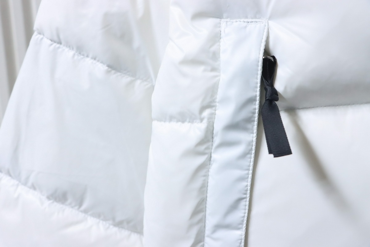 The North Face Nuptse 700 Short Jacket ‘White Black‘