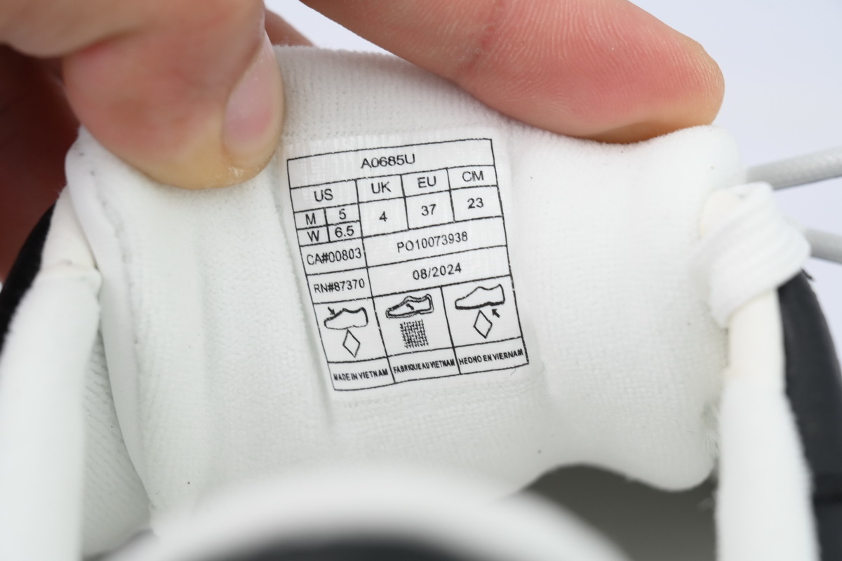 ALO Recovery Mode Sneakers Black And White