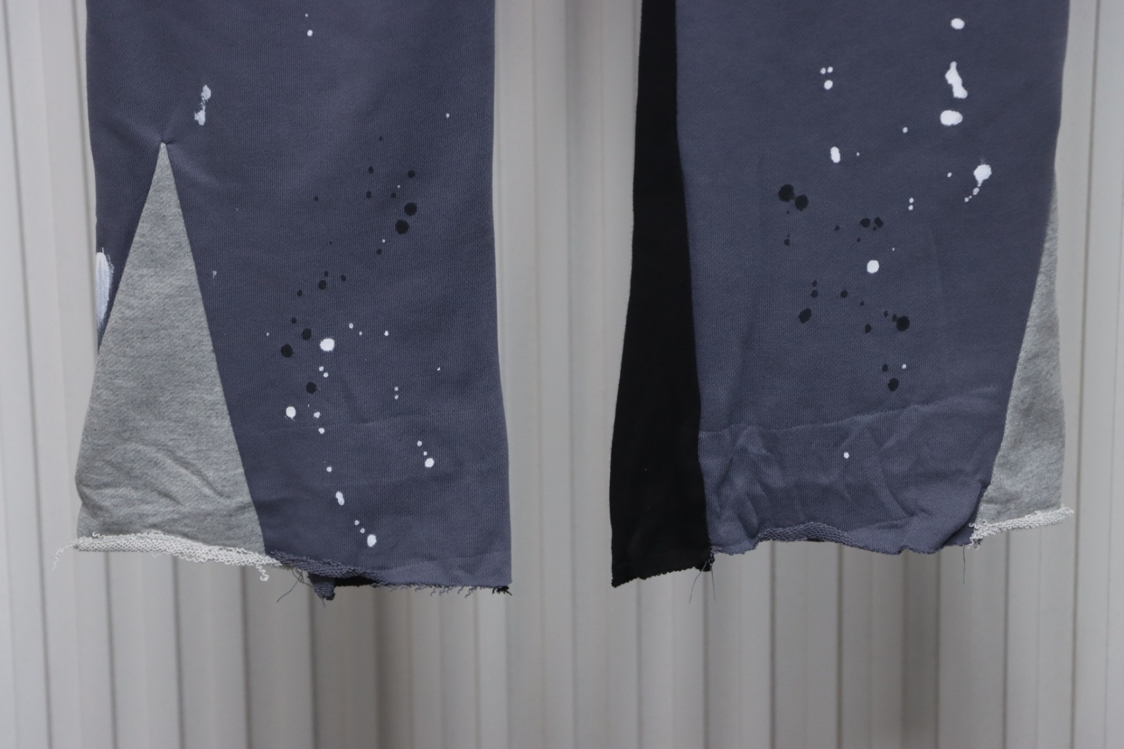 Gallery Dept Graffiti Splatter Sweatpants Dark Gray