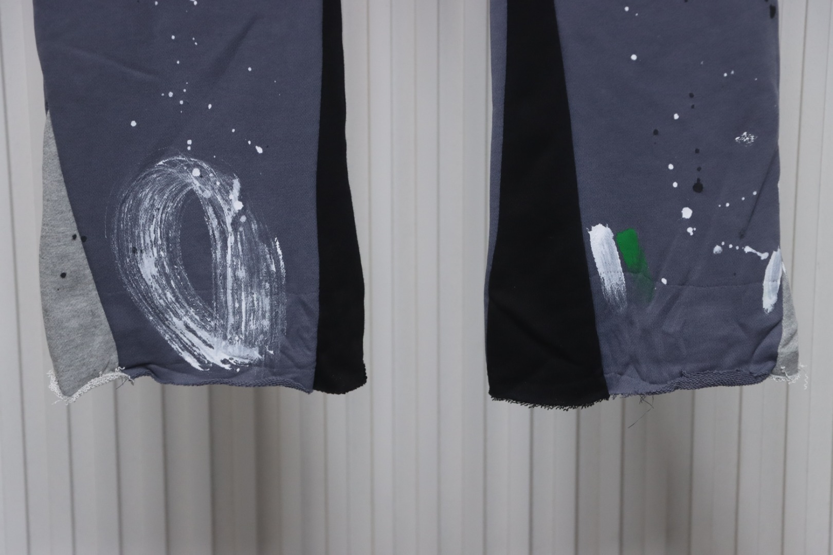 Gallery Dept Graffiti Splatter Sweatpants Dark Gray