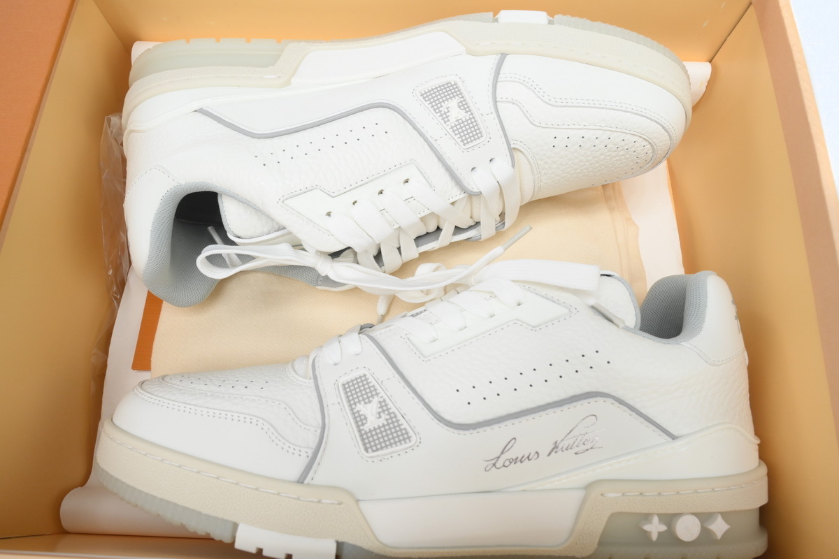 Louis Vuitton Trainer White Litchi Pattern FD0221