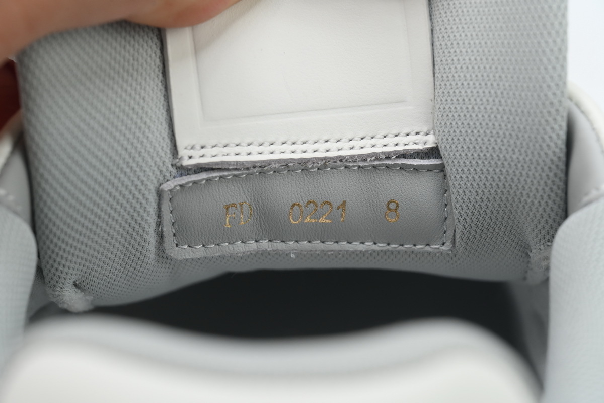 Louis Vuitton Trainer White Litchi Pattern FD0221