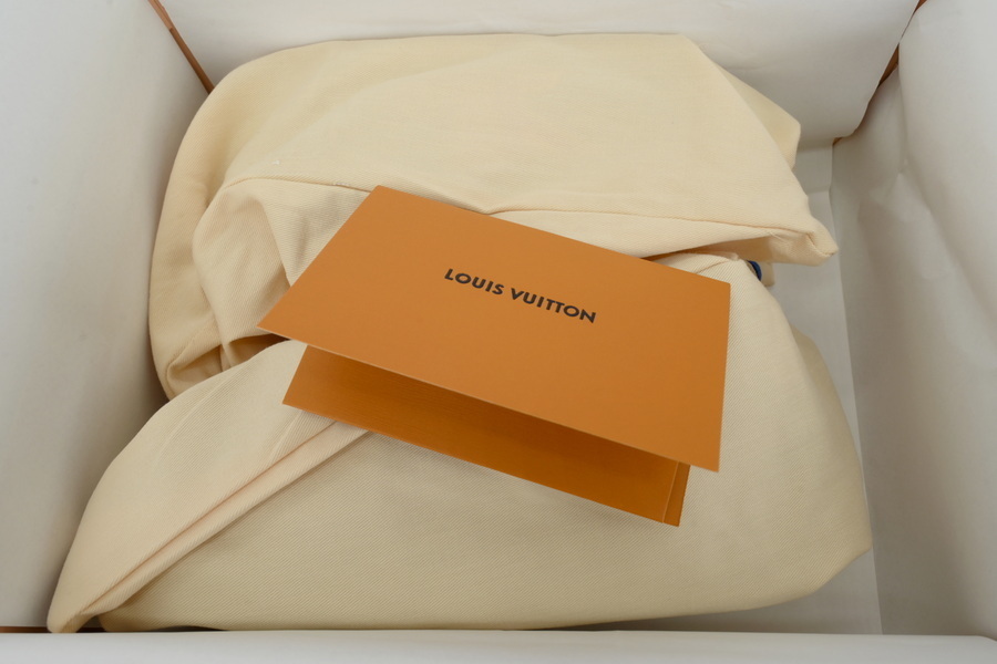 LV BUTTERSOFT Sneaker Lambskin/Plain Calf x Nigo Dark Green