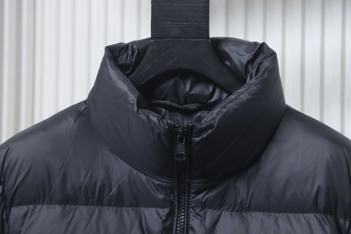 Moncler Logo Patch Zippered Stand-up Collar Black Down Jacket