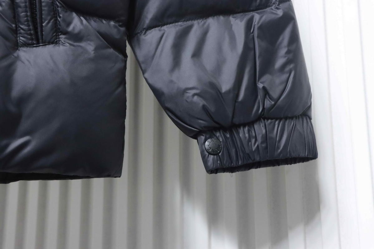 Moncler Logo Patch Zippered Stand-up Collar Black Down Jacket