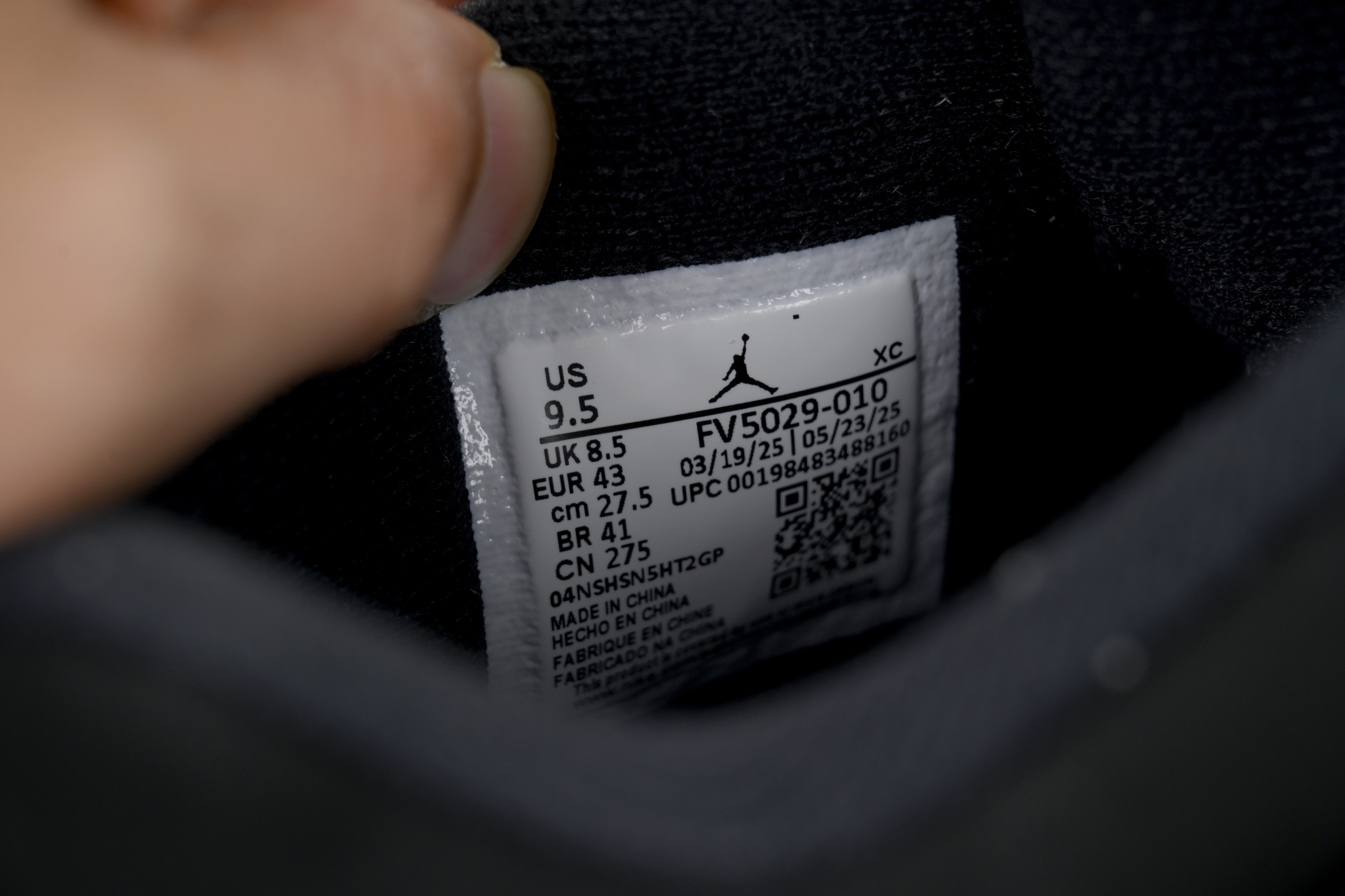 Air Jordan 4 Retro Black Cat (2025) FV5029-010