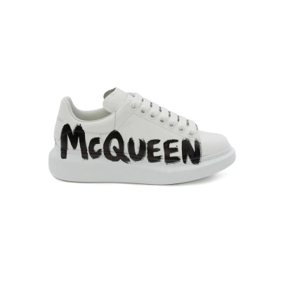 Alexander McQueen Oversized Graffiti White Black 01