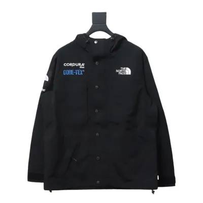 Supreme x The North Face Expedition Jacket Black 01