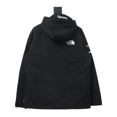 Supreme x The North Face Expedition Jacket Black 02