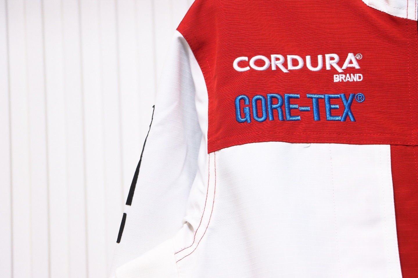 Supreme x The North Face Expedition Jacket Red/White