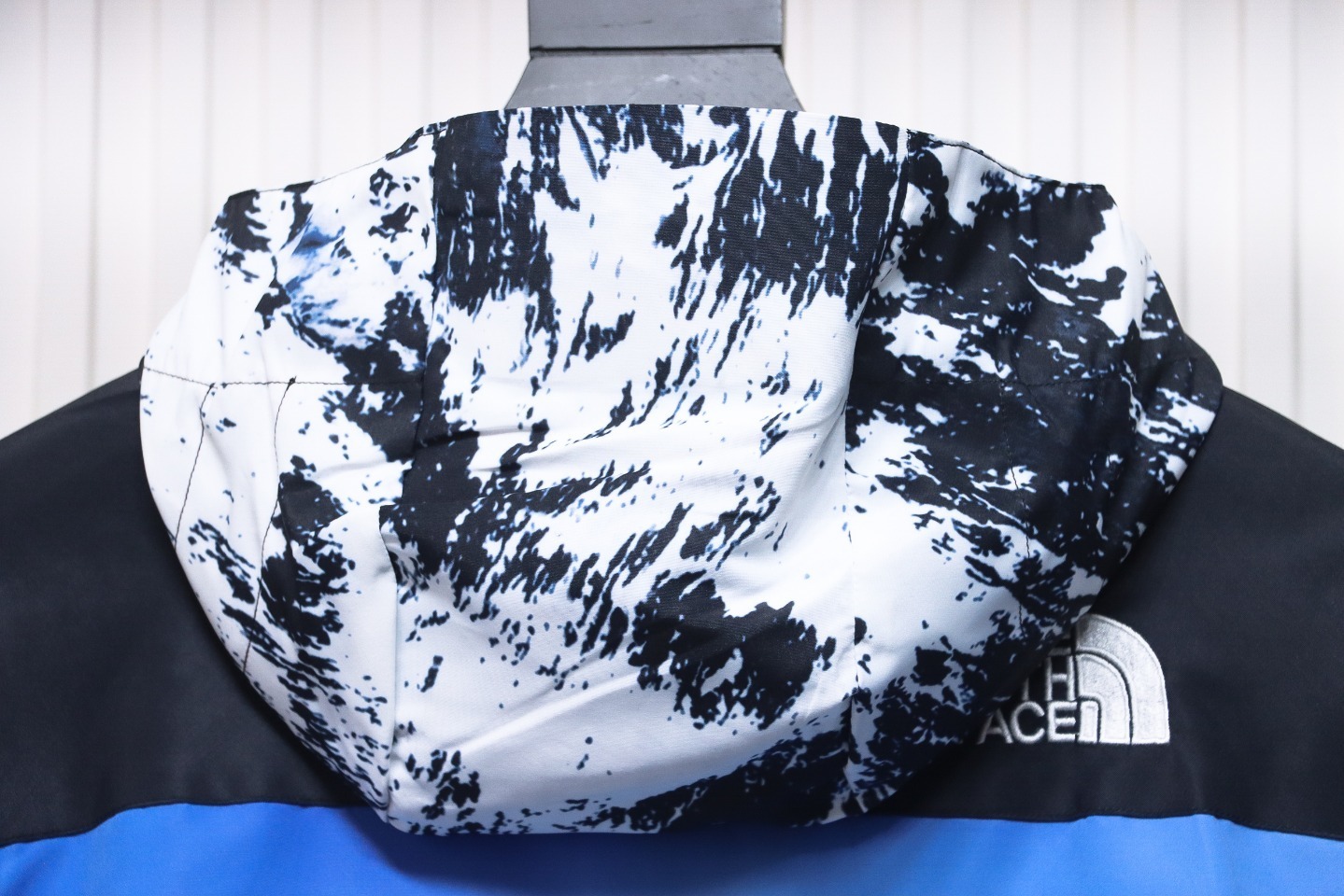 Supreme x The North Face Mountain Parka Blue/White Jacket