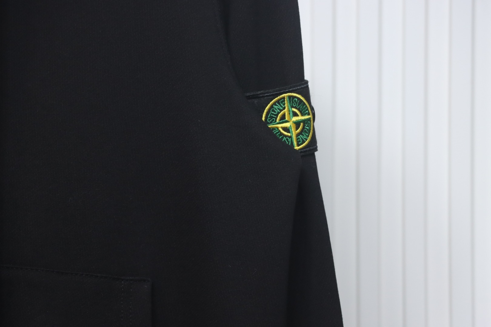 Stone Island Classic Logo Sleeve Patch Zipper Hoodie Black