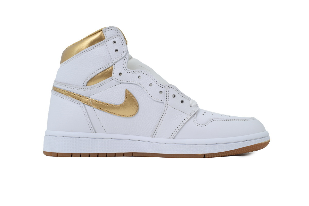 Air Jordan 1 Retro High OG 'Metallic Gold' FD2596-107