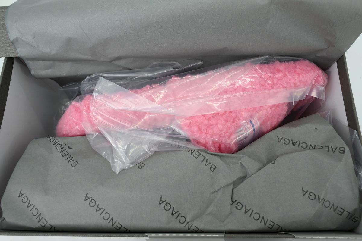 Balenciaga Furry Slide Light Pink 654261WBDZ05096