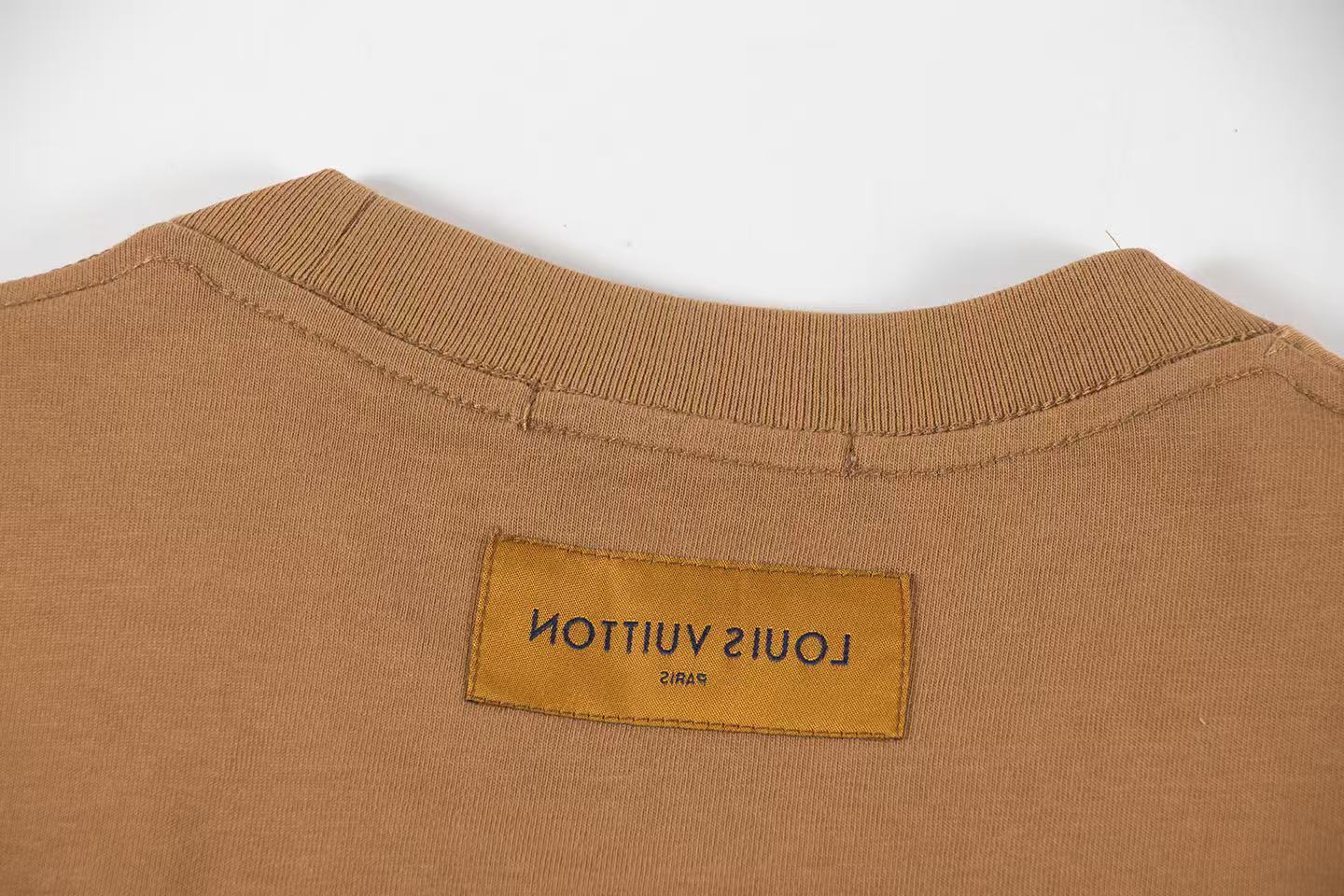 Louis Vuitton T-shirt Z030 Black/White/Khaki