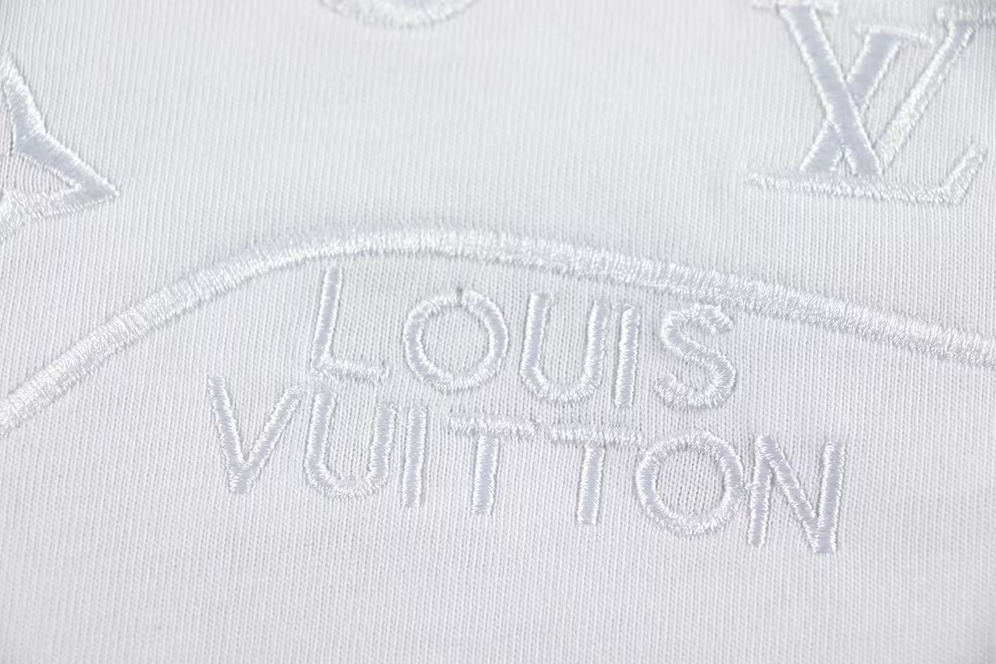 Louis Vuitton T-shirt Z030 Black/White/Khaki