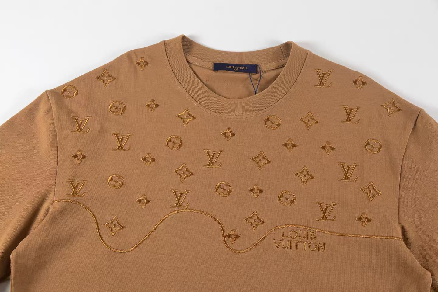 Louis Vuitton T-shirt Z030 Black/White/Khaki