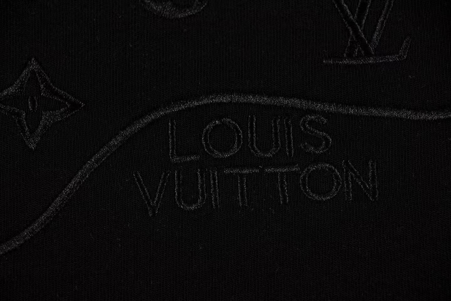 Louis Vuitton T-shirt Z030 Black/White/Khaki