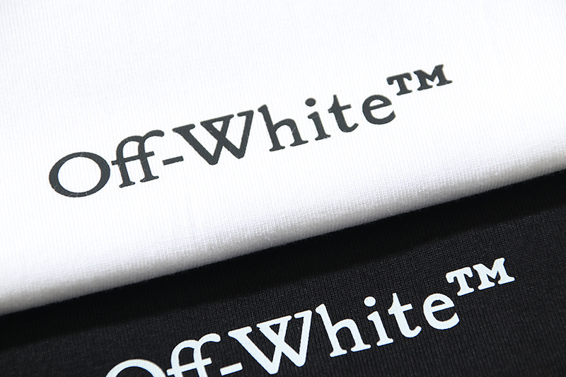 Off-white T-Shirt #109 Black/White