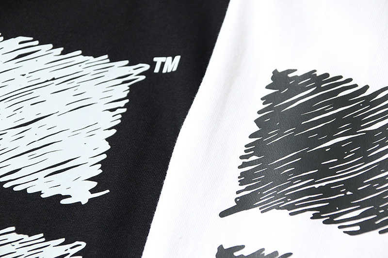 Off-white T-Shirt #109 Black/White