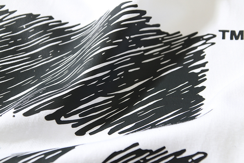Off-white T-Shirt #109 Black/White