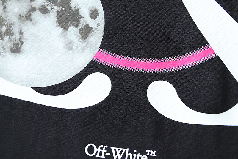 Off-white T-Shirt #160 Black/White
