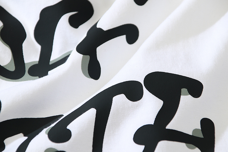 Off-white T-Shirt #107 Black/White