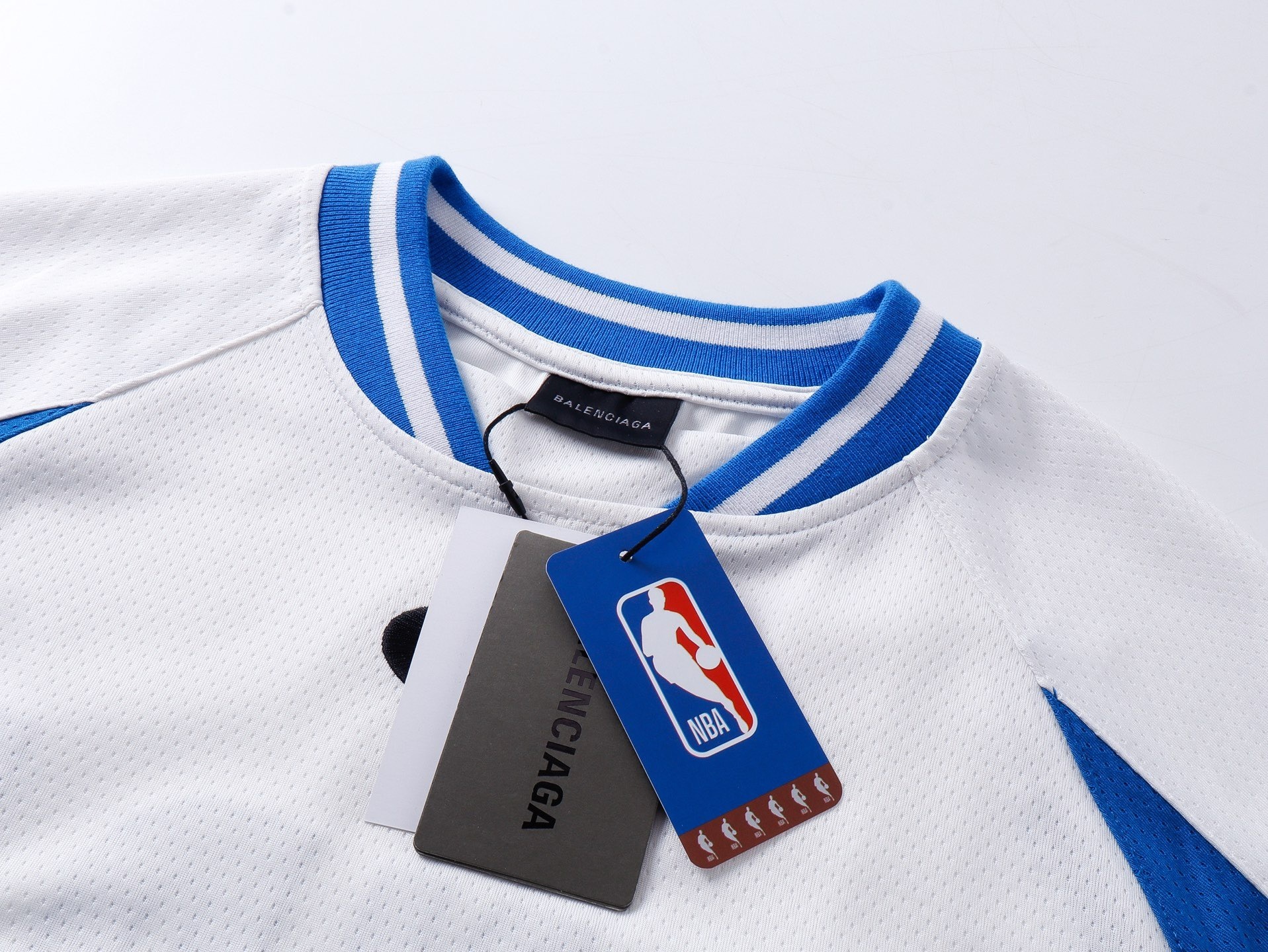 Balenciaga NBA Co-Branded Health Network Qversized Color Bocked T-shirt Black/White/Red