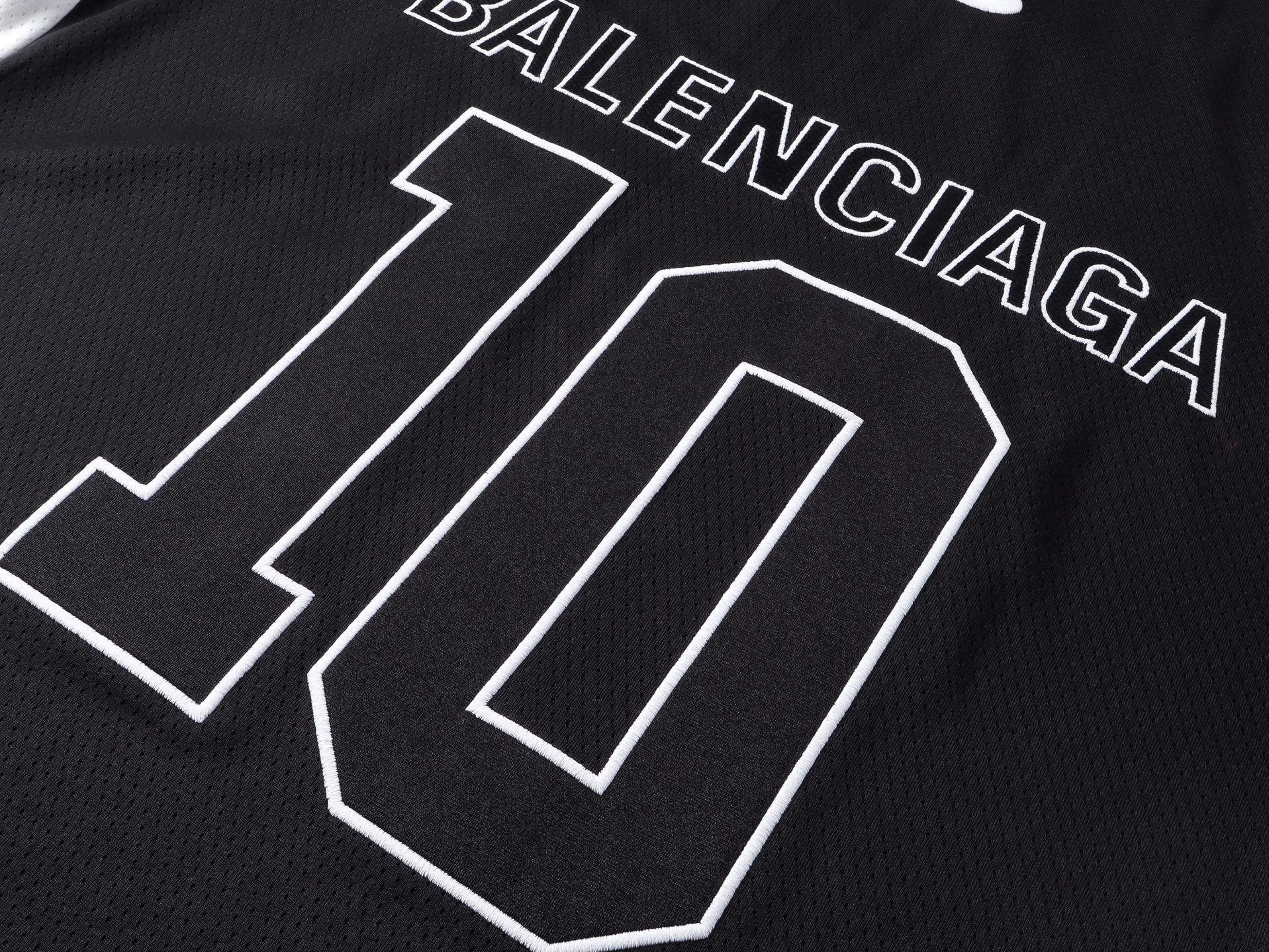 Balenciaga NBA Co-Branded Health Network Qversized Color Bocked T-shirt Black/White/Red