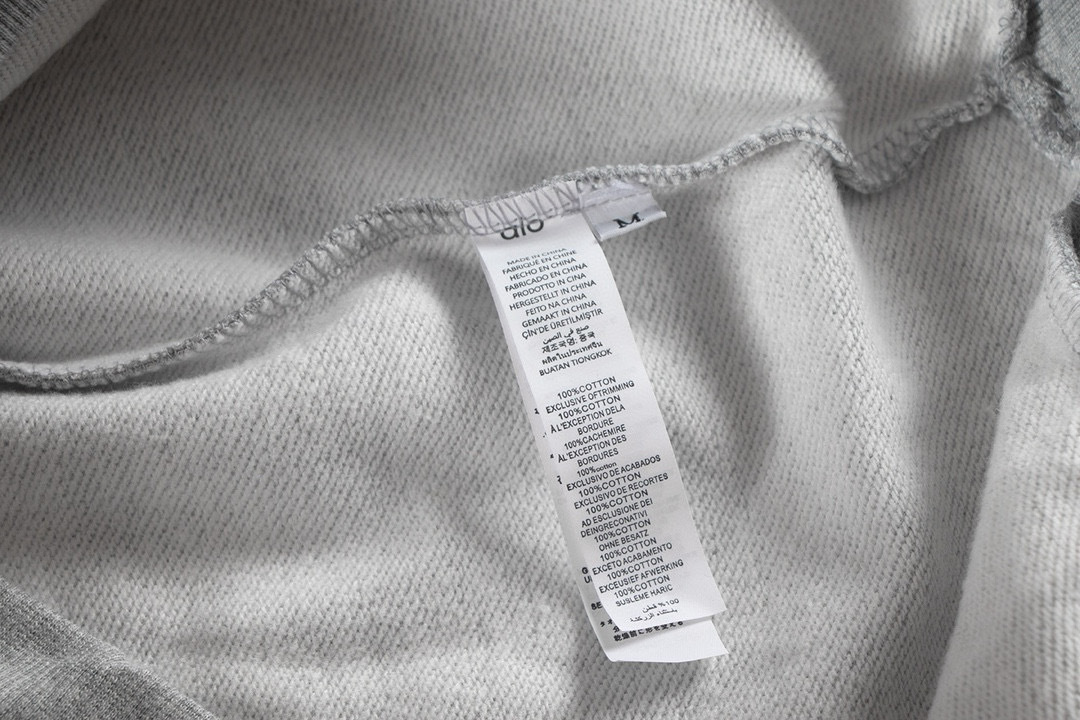 Alo Yoga Accolade 1/4 Zip Pullover K503 Gray