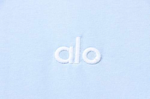 Alo Embroidered Logo Solid-Color T-Shirt Blue