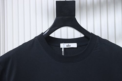 Alo Embroidered Logo Solid-Color T-Shirt Black