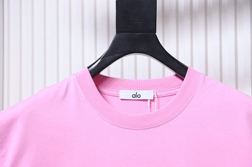 Alo Embroidered Logo Solid-Color T-Shirt Pink