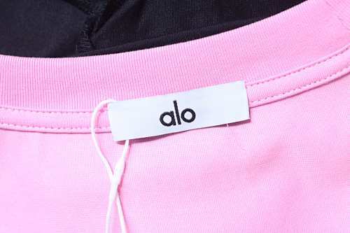 Alo Embroidered Logo Solid-Color T-Shirt Pink