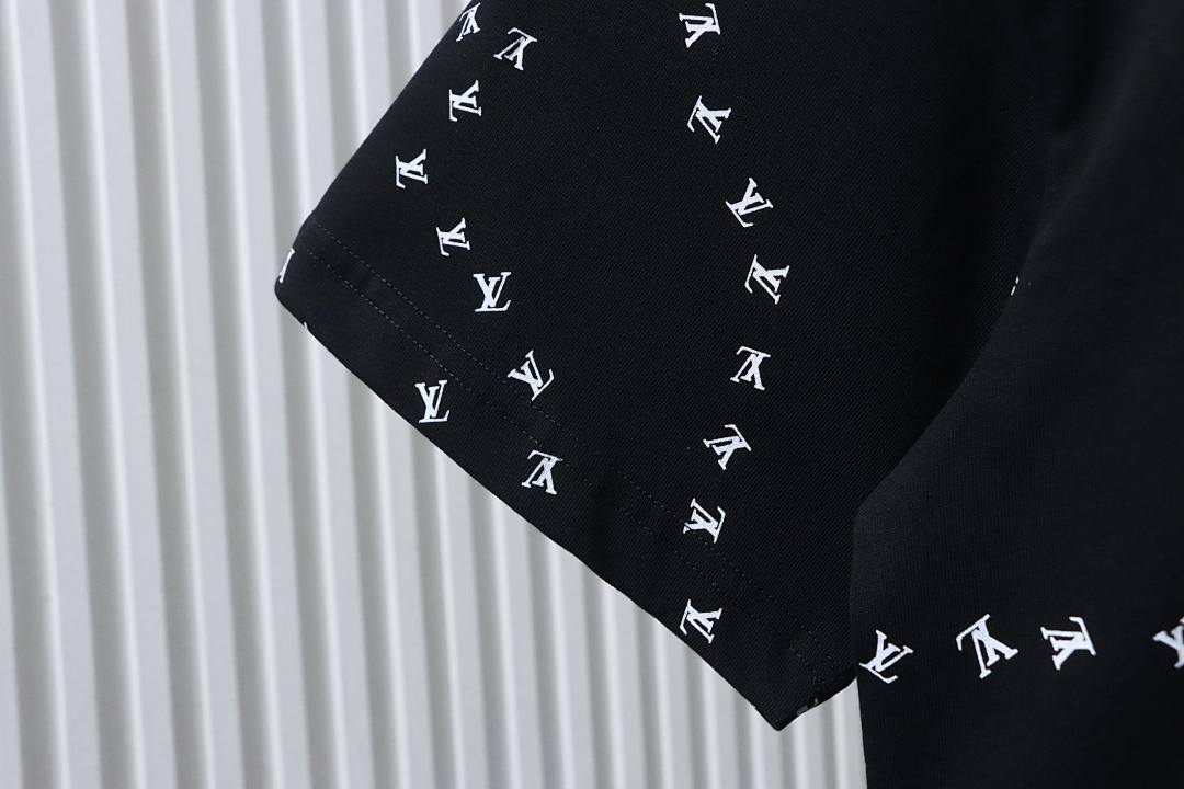 Louis Vuitton Embroidered Airplane Logo Print T-Shirt Black