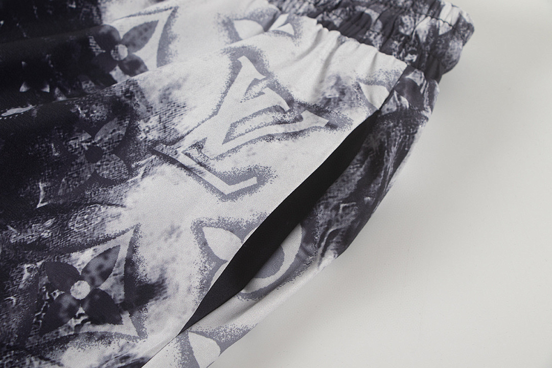 Louis Vuitton Track Shorts S412 Black/Blue